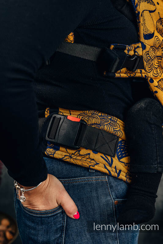 LennyGo Ergonomisk bæresele, 100% bomull- UNDER THE LEAVES - GOLDEN AUTUMN