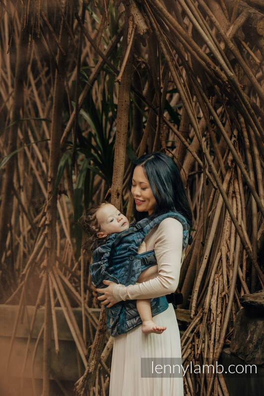 LennyUpGrade bæresele (54% bomull, 46% TENCEL) - RAINFOREST - NOCTURNAL