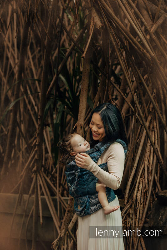 LennyUpGrade bæresele (54% bomull, 46% TENCEL) - RAINFOREST - NOCTURNAL