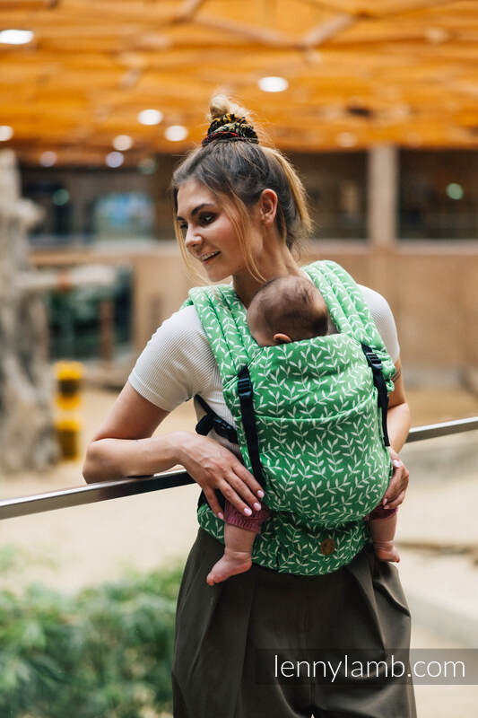 LennyLight bæresele fra Lennylamb - (54% cotton, 46% TENCEL™) - ENCHANTED NOOK - EVERGREEN