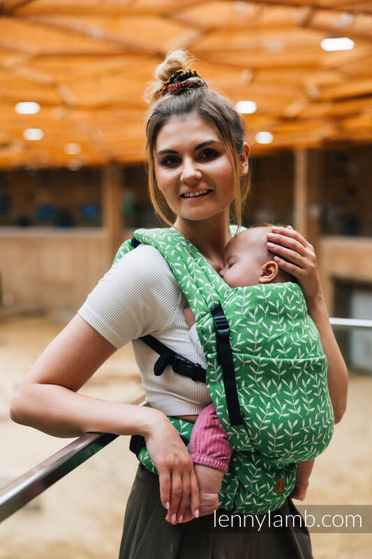 LennyLight bæresele fra Lennylamb - (54% cotton, 46% TENCEL™) - ENCHANTED NOOK - EVERGREEN