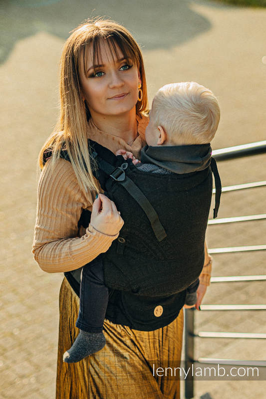 LennyUpGrade bæresele, 59% bomull, 41% merino ull - PEACOCK'S TAIL - PITCH BLACK