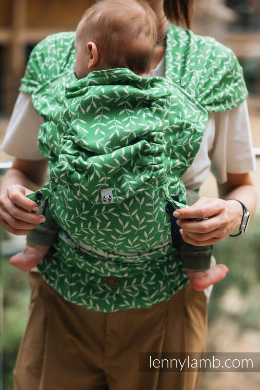 Lennylamb LennyHybrid Half Buckle bæresele, -54% bomull, 46% TENCEL™- ENCHANTED NOOK - EVERGREEN