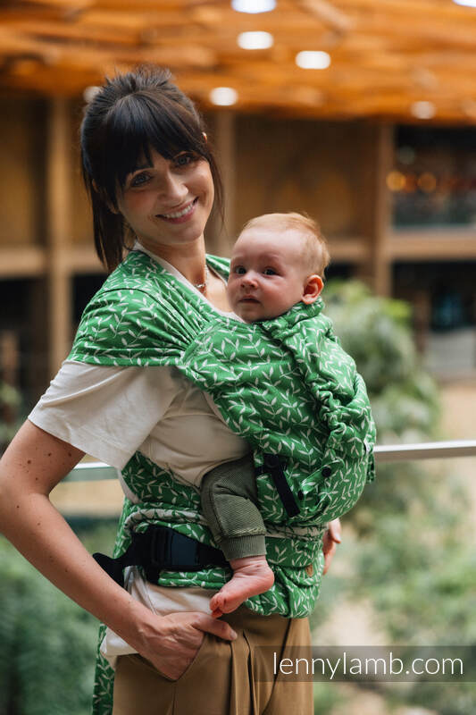 Lennylamb LennyHybrid Half Buckle bæresele, -54% bomull, 46% TENCEL™- ENCHANTED NOOK - EVERGREEN