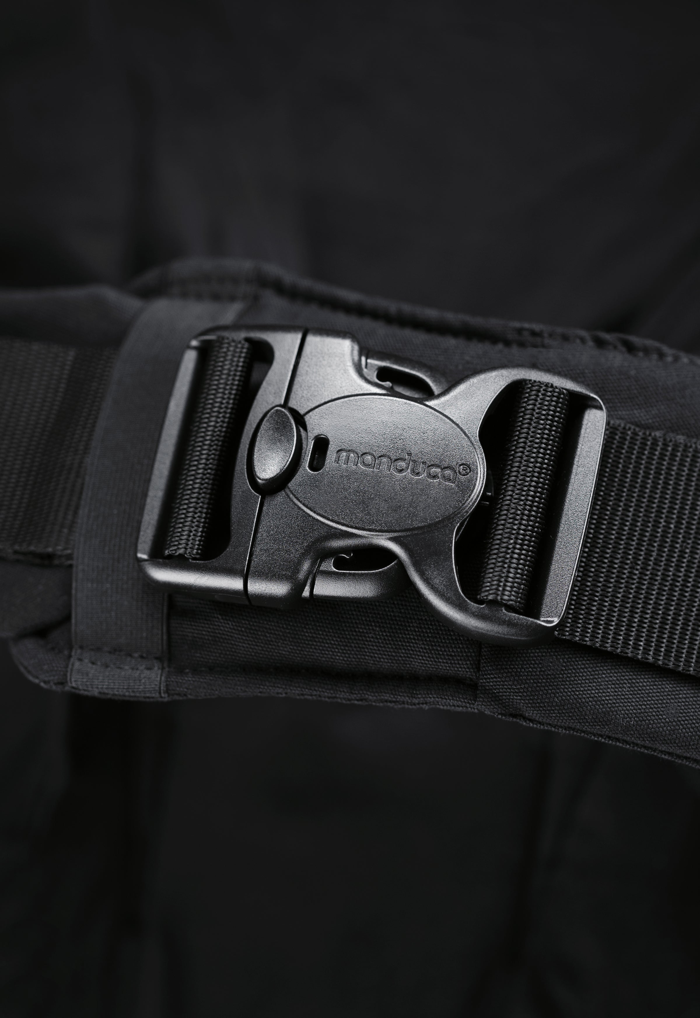 Manduca XT Bæresele - MonochromeEdition Obsidian